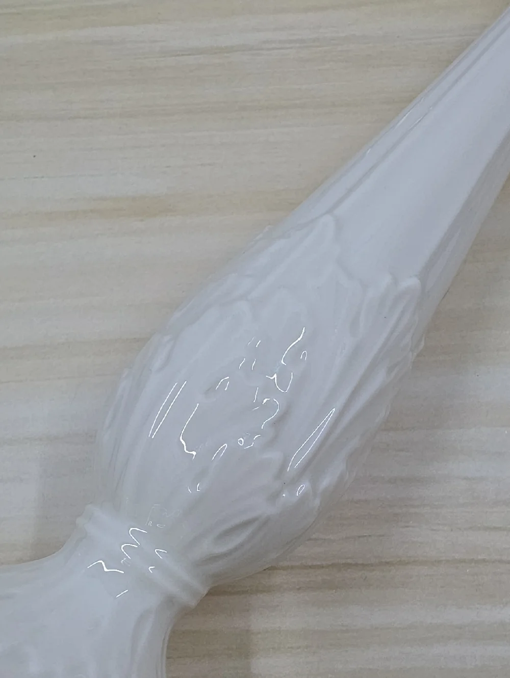 Lenox Florentine Collection Ivory Bud Vase Embossed Leaf 10in